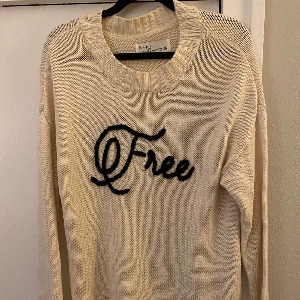 Scripted Sweater Size Large - image 2